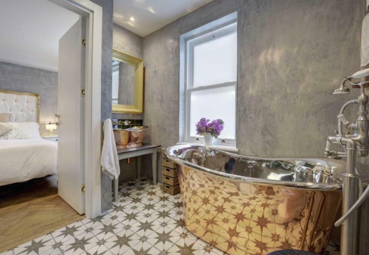 Stunning Gated Home Лондон Екстер'єр фото